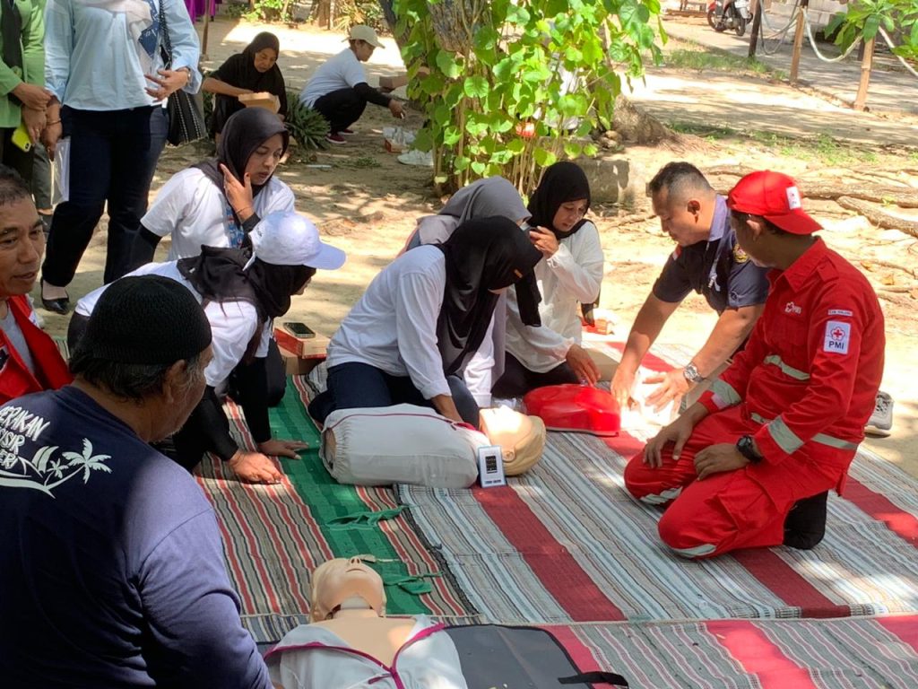 KKN Tematik Program Studi S1 Keperawatan ITSK RS dr. Soepraoen di Pantai Ngliyep, Malang: Peningkatan Pemberdayaan Kesehatan dan Keselamatan Masyarakat